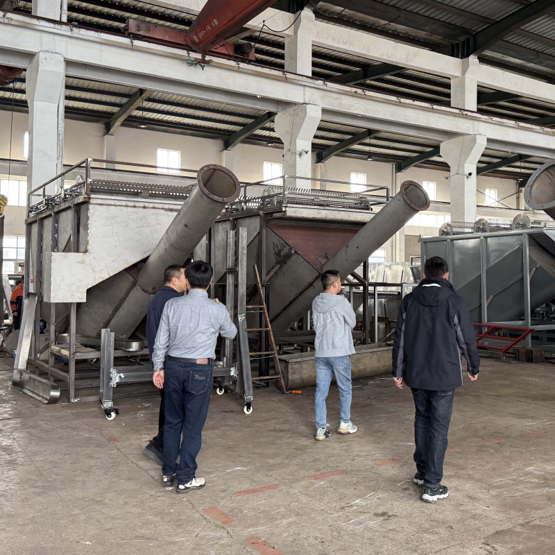 客户莅临参观，高度认可公司实力，2T产量塑料破碎清洗分选生产线合同成功签订